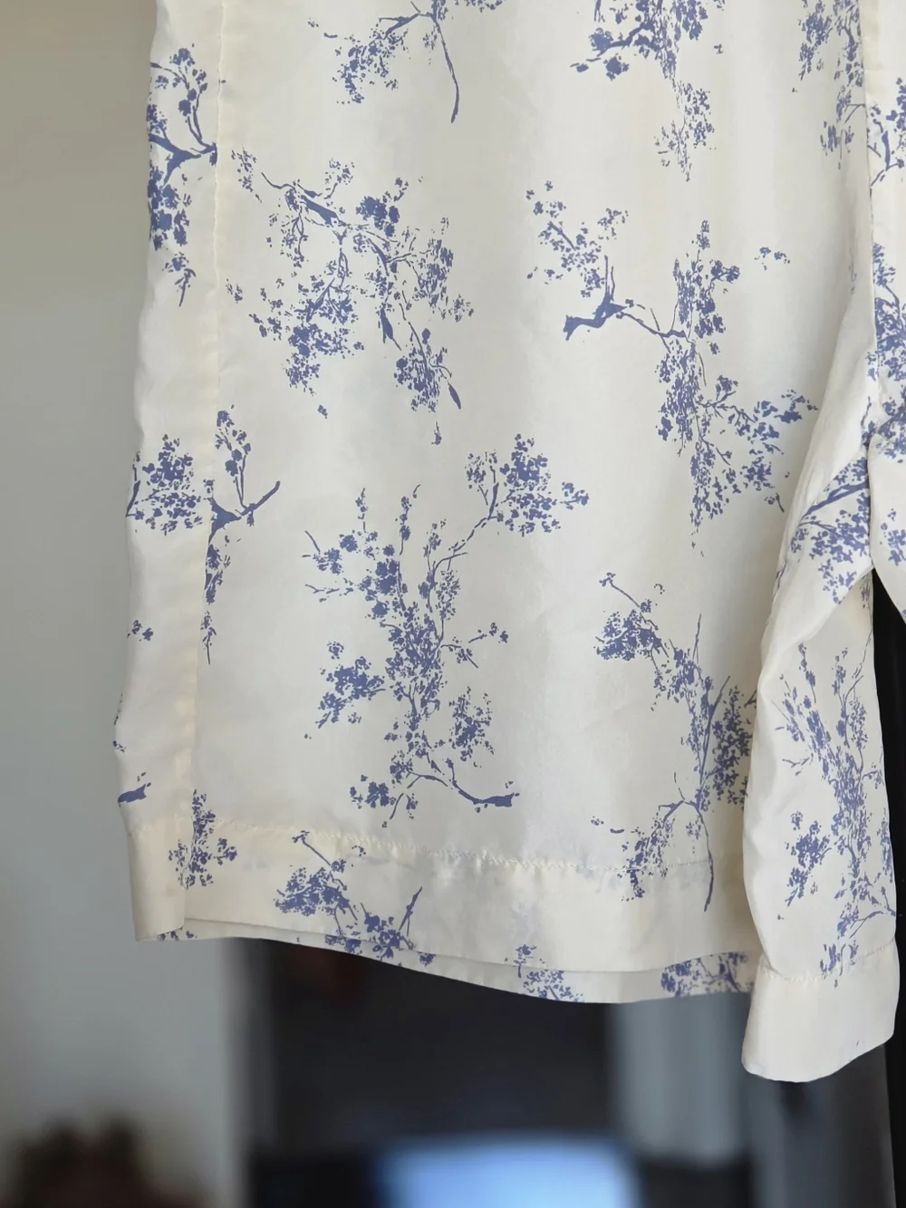 & Other Stories Cream Silk Shorts with Blue Floral Sprig Print - Picture 2 of 7